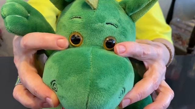 Леонардо - сладкий новогодний подарок в мягкой игрушке