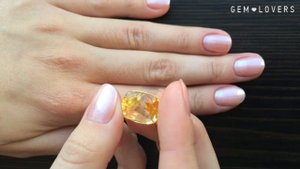 Крупный желтый сапфир  24,94 карата
