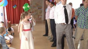 "Маленькая дочка вырастает" - фрагмент выпускного