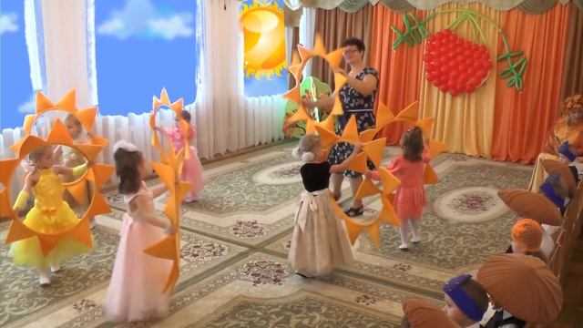 Танец лучиков на осеннем утреннике 2013 в младшей группе Муз рук Максюта Г В смотреть онлайн