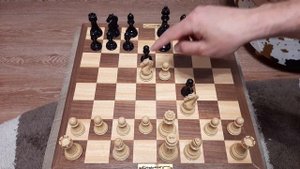 Запомните Новую шахматную ловушку. В дебюте ловите ладью или ферзя.