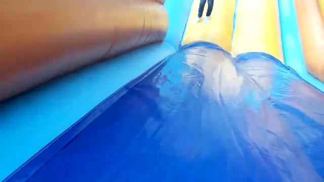 Мы прыгаем на батуте! Ксюша подвернула ногу? смотреть онлайн