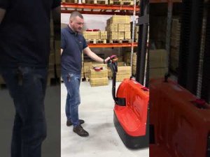 Обзор серии самоходных электрических штабелёров RAKUDA BPL на примере модели BPL 1200 30.