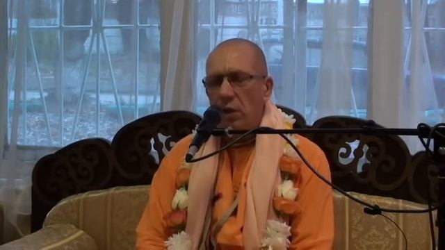 Е.С. Бхактивайбхава Свами – 8.11.2015 – Бхагавад-гита 9.27 – Как занять свои обязанности в служении смотреть онлайн