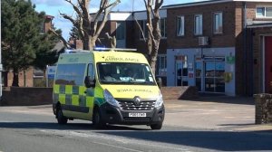 North West Ambulance Service / 2015 Renault Master / Responding