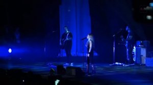 17 - Avril Lavigne - I'm With You - Live in Milano, Italy 11-09-2011 HD www.avril-media.com