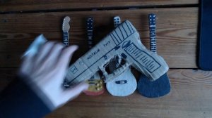 Картонная Yamaha SG200 и пластилиновая Washburn EA20