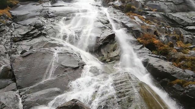Красивые водопады под красивую музыку . Видео .