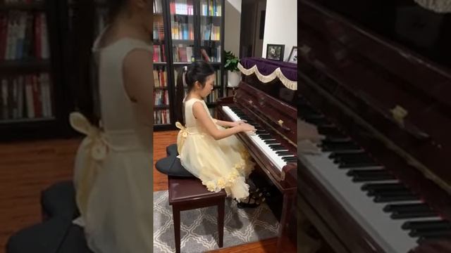 Tempo di Mazurka by Peter Ilyich Tchaikovsky смотреть онлайн