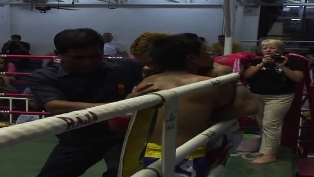 Cabron Palacios (Sinbi Muay Thai) Fighting at Bangla Boxing Stadium смотреть онлайн