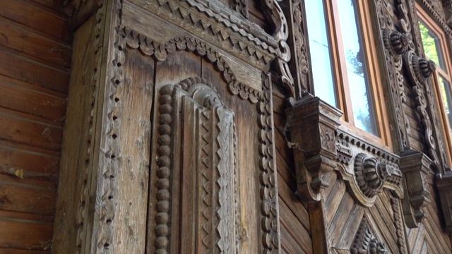 г. Стерлитамак. Кружевная резьба на деревянном доме купца Кузнецова. Начало ХХ в. смотреть онлайн