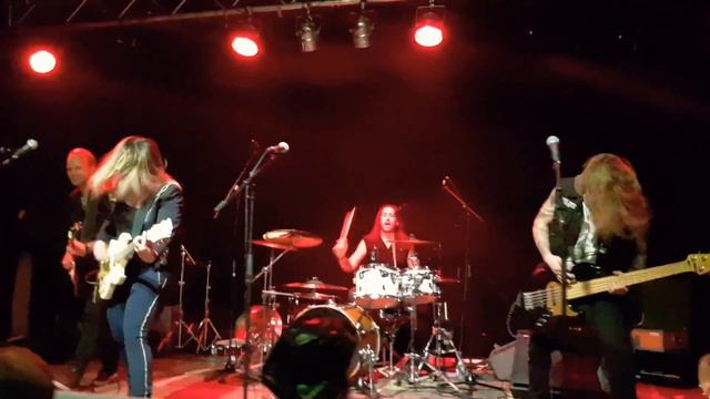 Frontback - "Fender" guitar solo live with my Kemper Profiling Powerhead смотреть онлайн