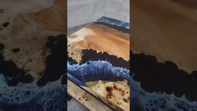 Авторский журнальный стол из слэба тополя с диорамой моря.