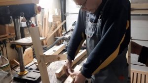 Делаем деревянное кресло для отдыха в бане. Суперудобно.