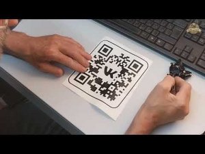 Делаем наклейку лазерным гравёром.