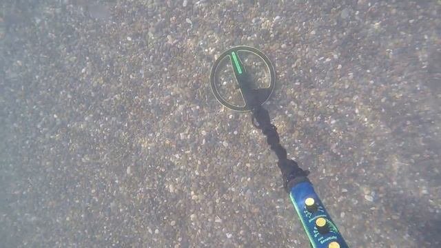 Подводный поиск с Minelab Excalibur 2. Нашел в море три золотых сережки! Удачное начало сезона!