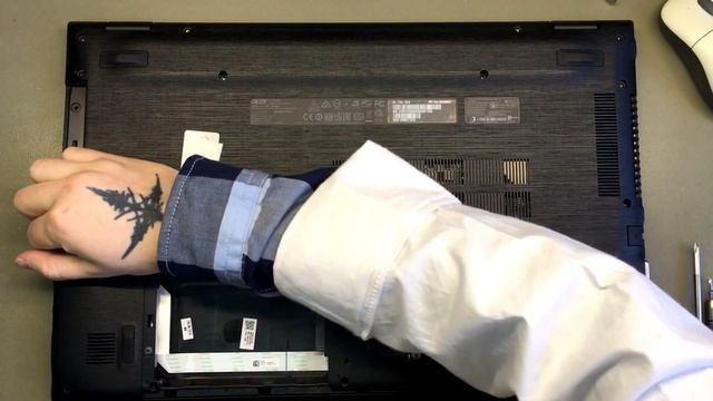 Разборка Acer E5 774G 367B / Disassembly Acer E5 774G 367B смотреть онлайн