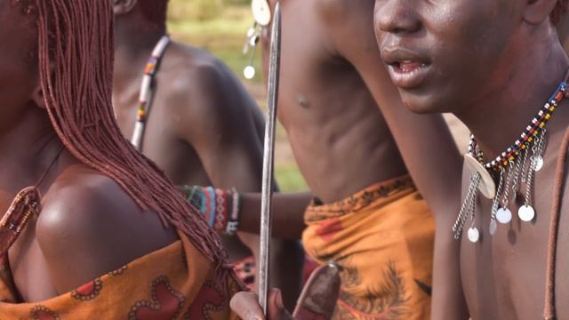 Белый мужчина рассказал о своем пребывании в диком племени амазонок. Рассказ. смотреть онлайн