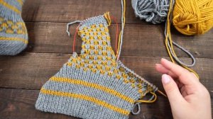 Следки с жаккардом для ленивых спицами ?