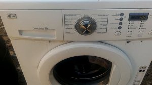 Стиральная машинка  LG  + бак для подачи подача воды