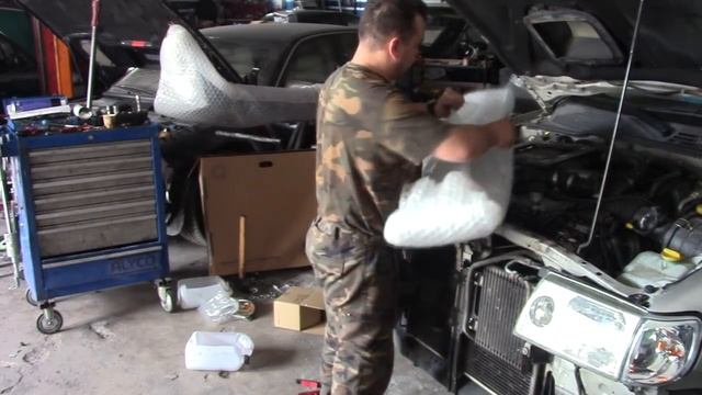 Ремонт автомобиля Nissan Terrano ll, передний удар смотреть онлайн