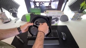 The best headphones for your Xbox Series X/S Steelseries Arctis 9X unboxing