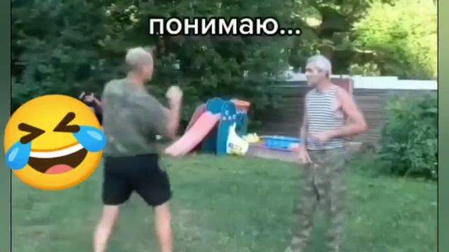 Чувак на анализ принес банку гавна смотри смешные  приколы 2022 смешные видео смех до слез