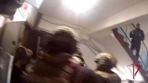 Видео: сотрудники СОБР "Гранит" задержали гражданина подозреваемого в стрельбе в г. Коммунар