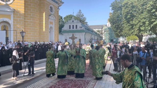 День Англела Блаженнейшего митрополита Онуфрия. смотреть онлайн