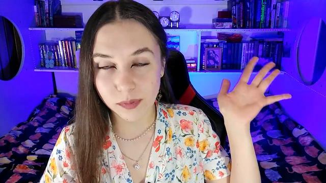 ЧТО ТВОРИТ КР?! НОВАЯ НОВЕЛЛА, ПРОВАЛЫ И БАГИ | НОВОСТИ КЛУБА РОМАНТИКИ