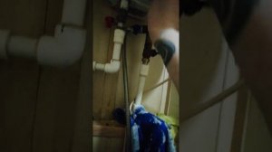 Потек болер, течет болер, с болера капает, болер накипь, водонагреватель потек, чистка болера