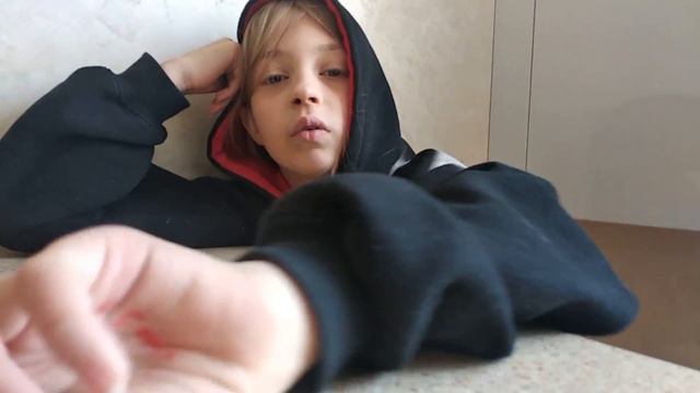 мать дочь и какой-то мужик ( видео было снято 2021-ом году ) смотреть онлайн