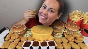 СЧАСТЛИВЫЕ ЛЮДИ МАЛО ЕДЯТ