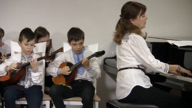 10  Місяць спить