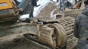 как ставить гусеницу на экскаватор