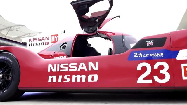 Nissan GT-R LM NISMO News Reel смотреть онлайн