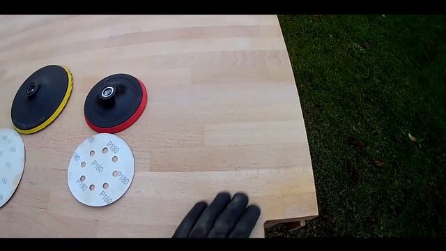 Массивный стол. Снимаю старый лак. смотреть онлайн