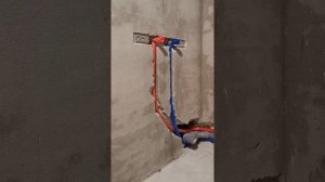 Разводка труб рехау в ванной в Москве