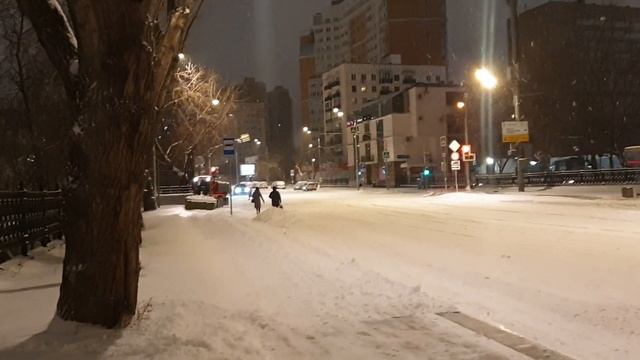 Снег в Москве смотреть онлайн