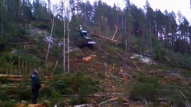 жесть!перевернулся скиддер skidder john deere extrême,лесные машины