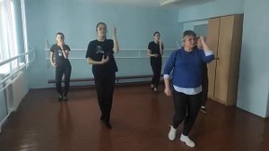 Танцевальная разминка с стиле "Зумба"