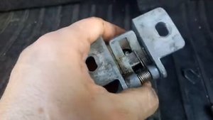 Личинка заднего замка Славута, Таврия и её замена