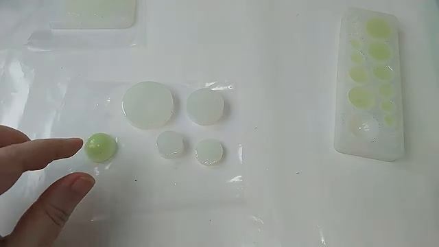 Медузы из эпоксидной смолы с люминофором