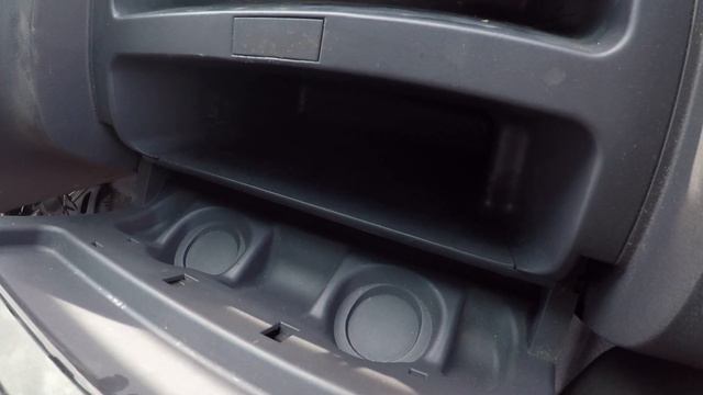 Снимаем крышку бардачка, большую. Как установить крышку бардачка Mercedes Vito смотреть онлайн