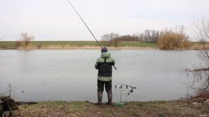 Забил эту кормушку кормом и наловил карпа, уловистая снасть флэт фидер