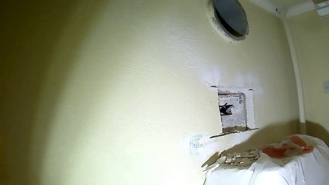 Вытяжная вентиляция. Как найти место врезки лючка, если все оштукатурено? Guru from the USSR. смотреть онлайн