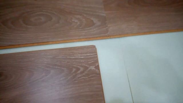 УКЛАДКА ЛАМИНАТА ЕДИНЫМ КОВРОМ В ЗАЛЕ, КУХНЕ И ПРИХОЖЕЙ смотреть онлайн