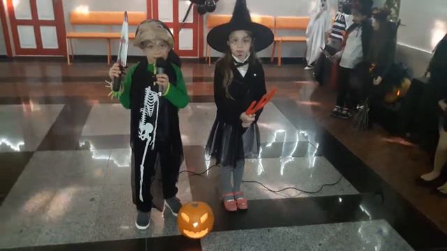 Halloween у приватній школі CAPITAL UNION SCHOOL смотреть онлайн