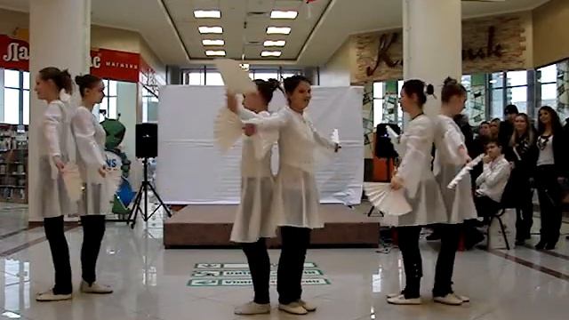 Танец с веерами групповой смотреть онлайн