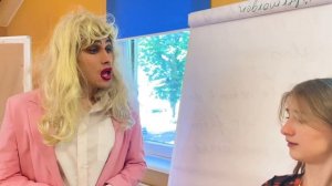 КРУТАЯ Школьница VS БОТАНША! Кто победит???